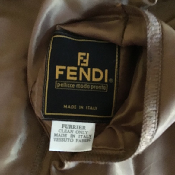 Fendi reversible mink coat with belt. - Picture 9 of 13